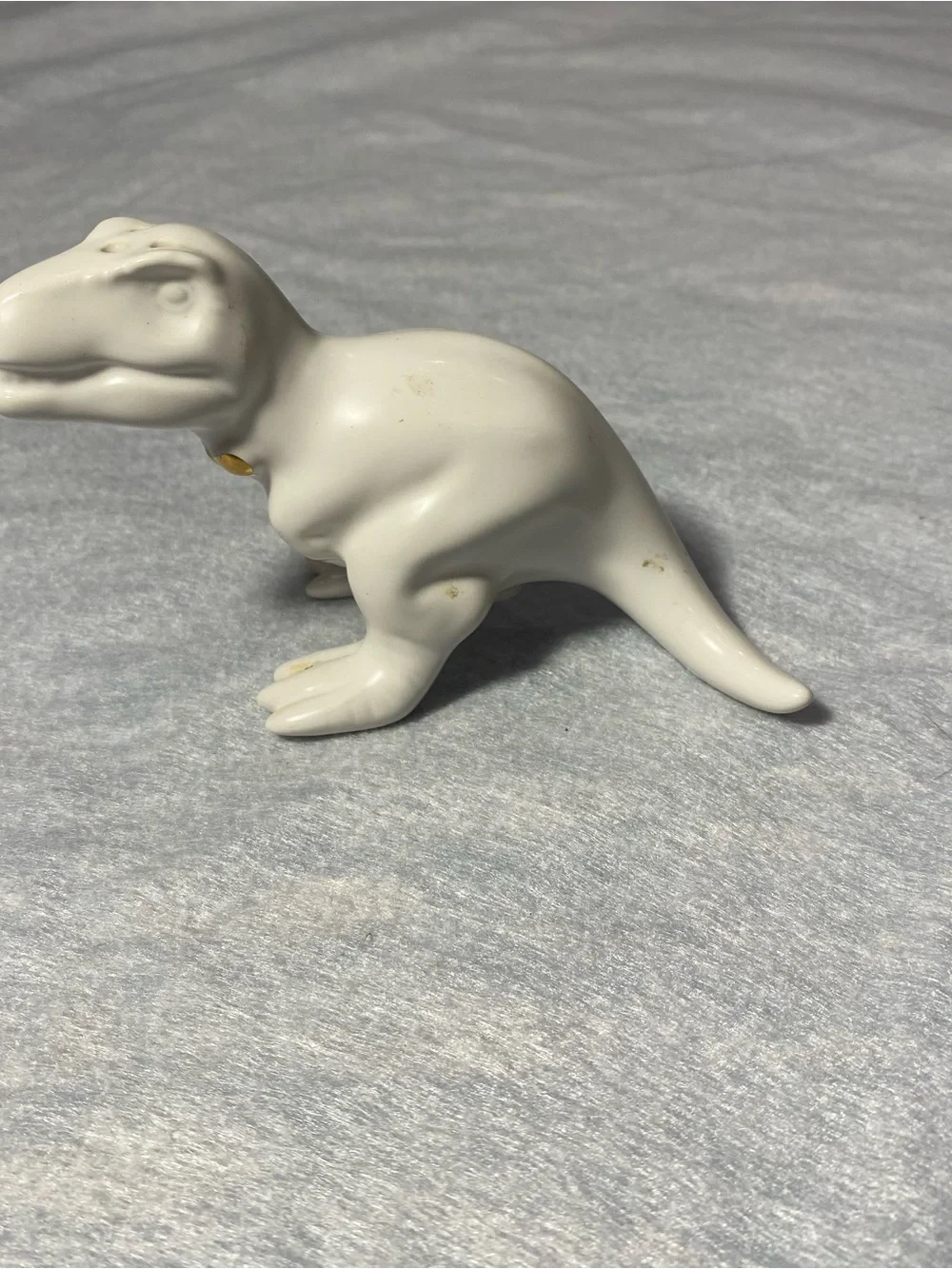 1Salt Shaker White Ceramic Dinosaur Figurine - Reptile Decor